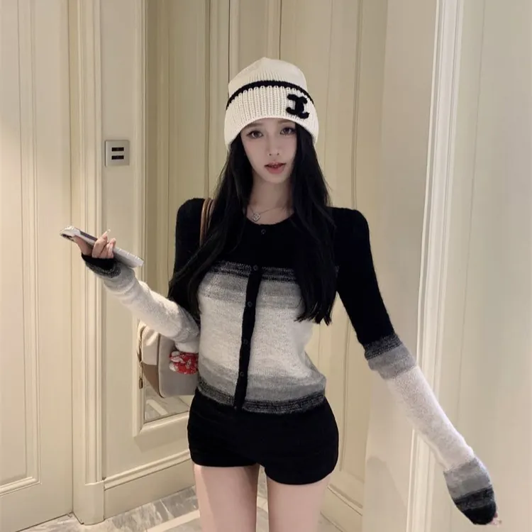 黑白渐变色软糯毛衣针织开衫女秋冬季新款圆领修身长袖短款上衣