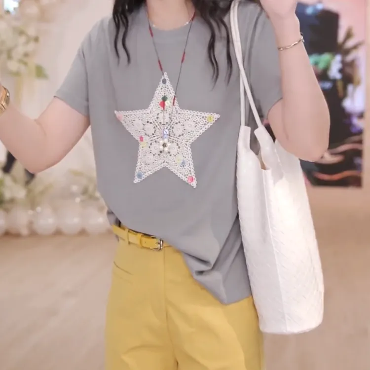 设计感钩花纽扣五角星刺绣上衣2025新款时尚独特别致短袖t恤女