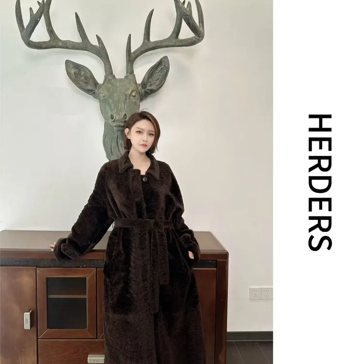 HERDERS （欢欢自留）'高奢拉贡系列’小翻领纽扣款系带皮草 40580