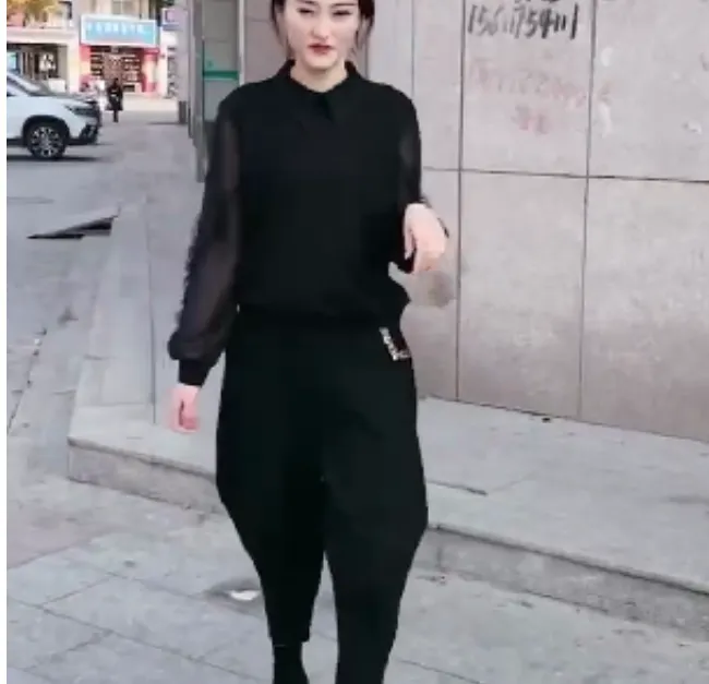 2024冬季新款时尚女装拼接网红洋气修身优雅黑色打底衫裤子两件套