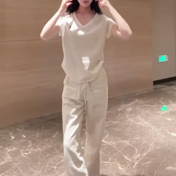 2025春夏新款时尚显瘦气质女士网红洋气两件套百搭款K8222