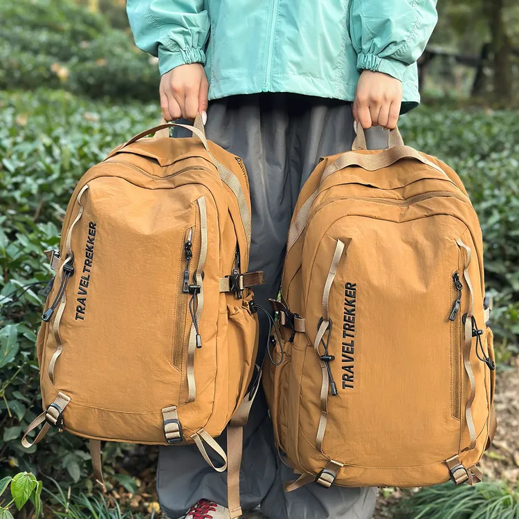 新款男双肩包大容量初高中大学生书包户外背包休闲旅行包登山包女