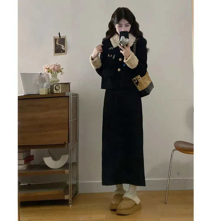 大码女装胖mm秋冬时尚撞色刺绣显瘦高级感外套+半裙两件套套装