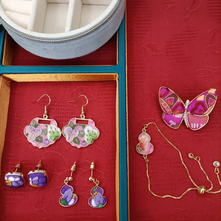 刺绣耳环手链胸针