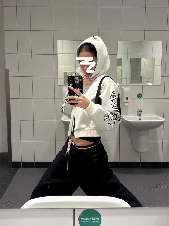 辣椒酱美式复古哥特风字母印花短款连帽卫衣秋季辣妹休闲百搭长袖
