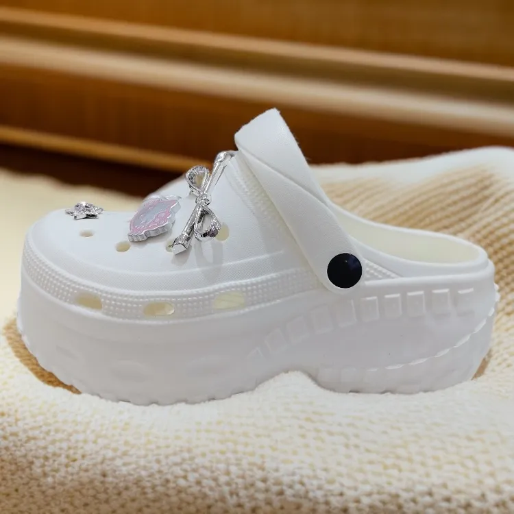 女亮片满防水台踩屎感休闲洞洞鞋女鞋女款甜辣千金风