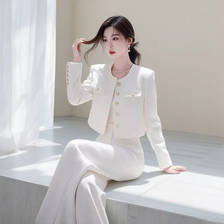 韩式小白香衣阔腿裤套装春天的淑女知性风衣服套装优雅的两件套