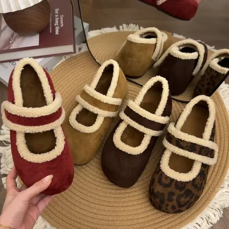 超火冬季加厚新款一字带魔术贴设计简约高级外穿女玛丽珍勃肯女鞋