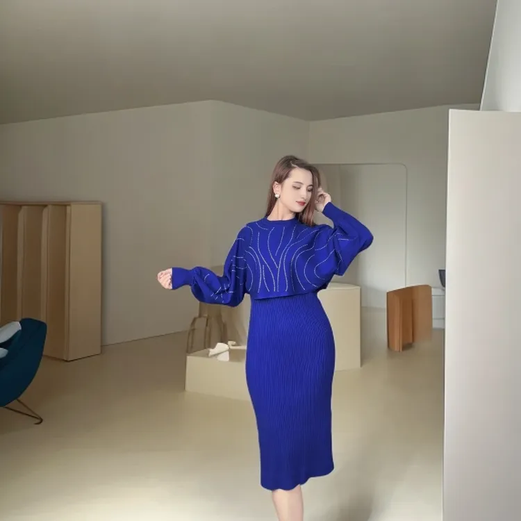 【8025#】秋冬时尚气质半高领宽松毛衣罩衫两件套吊带V领包臀连衣裙