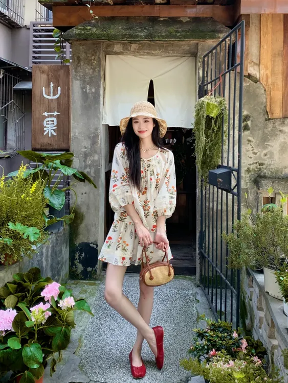 2025夏季新款法式度假风复古碎花圆领雪纺衫高腰裙裤气质两件套女