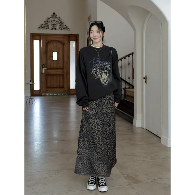 郭九九呢 棉时髦印花宽松显瘦卫衣豹纹锻面半身裙长裙 G924D10272