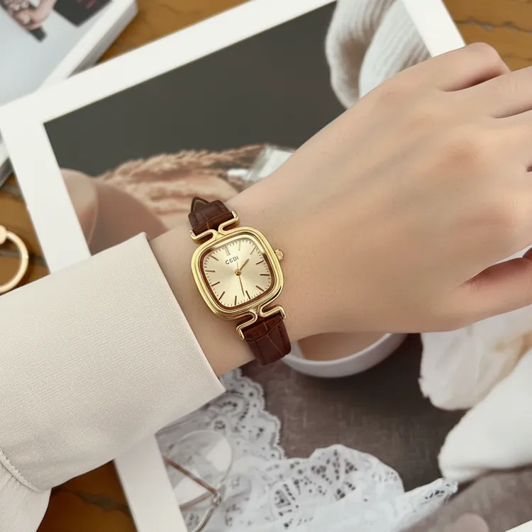 新款时尚手表女小巧精致气质防水百搭轻奢小众石英皮带方形表学生