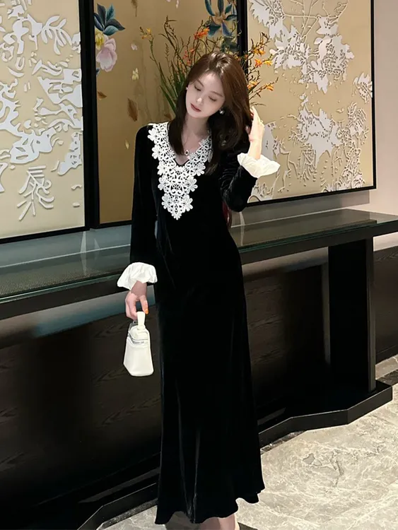 巨好看千金风盐系轻熟法式黑色丝绒拼接连衣裙气质简单大方的裙子