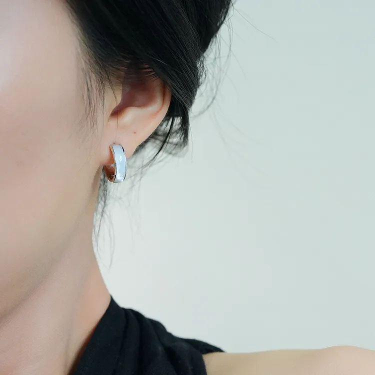 铜合金耳饰 贝壳耳环2025年新款潮小众设计感高级耳圈女气质高级