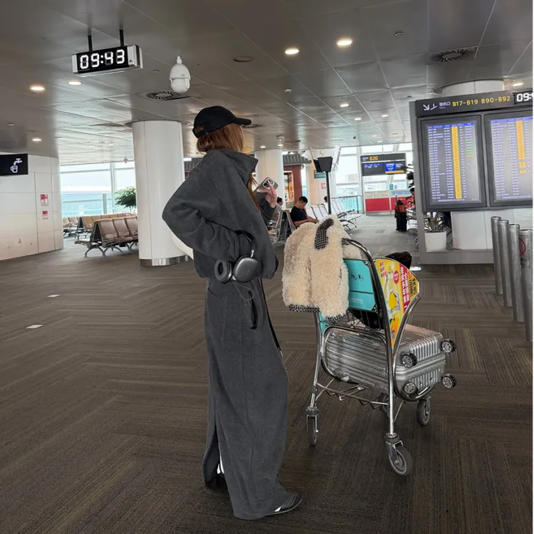 时尚套装女2025秋冬新款慵懒风立领卫衣长袖卫裙开叉半身裙两件套