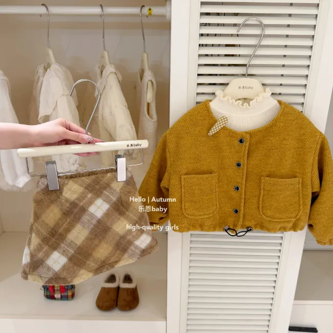 女童冬季新款加绒套装女宝宝休闲加绒外套格子短裙两件套