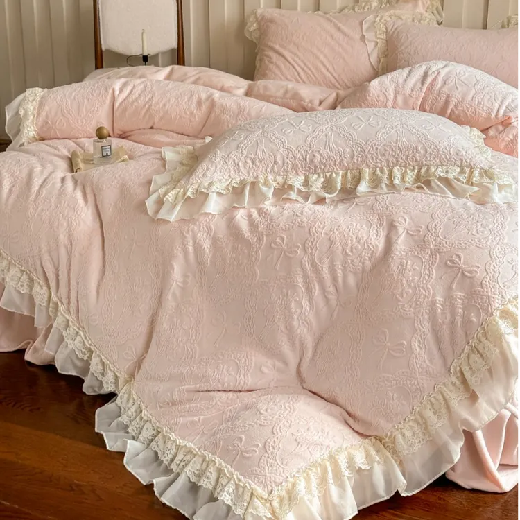 A类全消光雕花牛奶绒床盖四件套公主风高密度雪纺花边韩版四件套