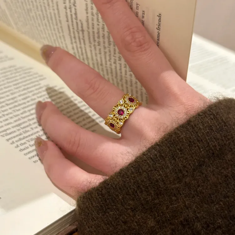 铜合金合成锆石戒指 玫瑰花窗戒指重工时尚欧式老钱风高级感戒指