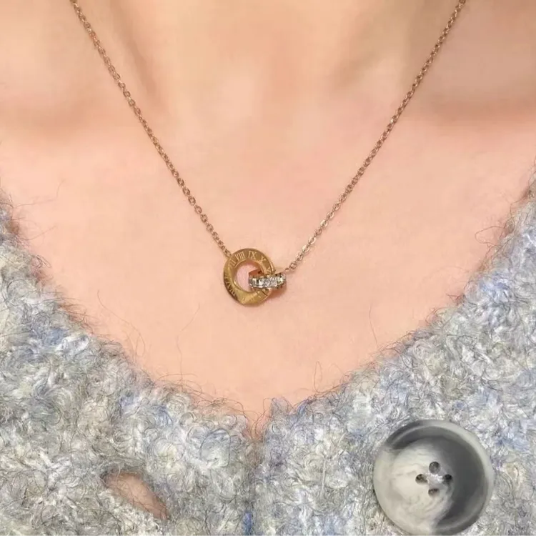 钛钢锆石项链 钛钢不掉色罗马字母项链轻奢高级感环环相扣锁骨链