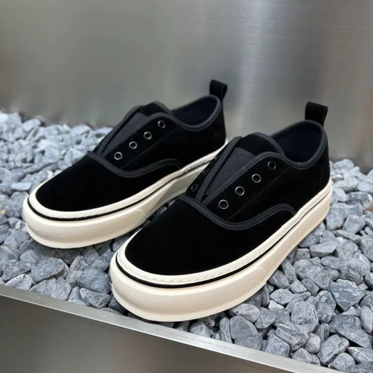 香港潮牌男鞋2025秋冬复古黑色休闲板鞋厚底黑色滑板鞋休闲鞋男款