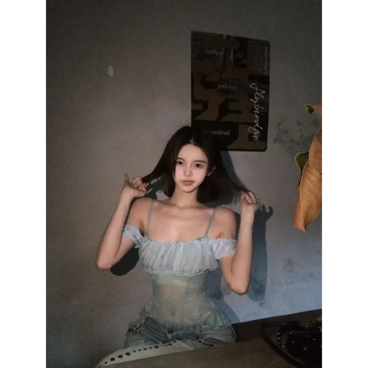 法式纯欲风设计感性感辣妹吊带蕾丝上衣显瘦拼接重工复古小众背心