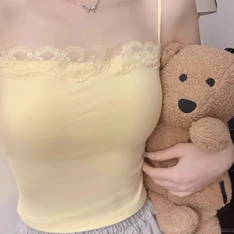 蕾丝小吊带背心女夏季2025新款纯欲遮副乳黄色带胸垫美背外穿上衣