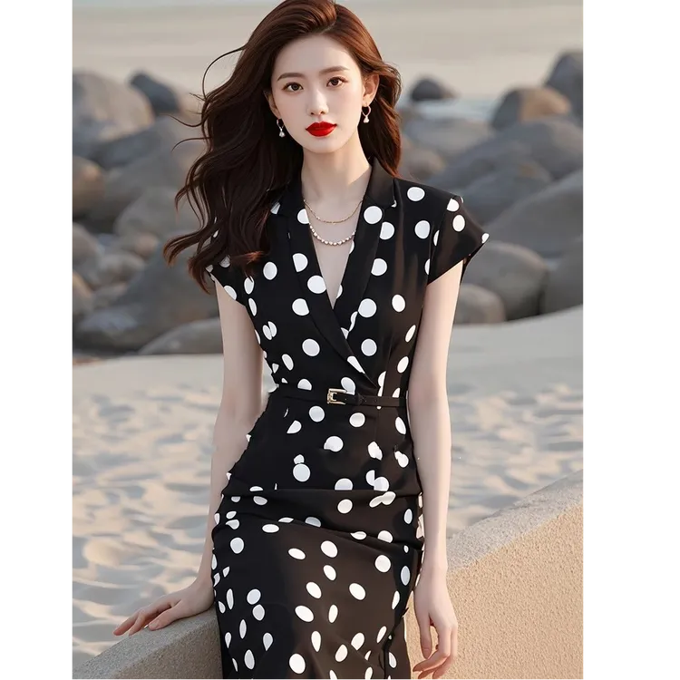 法式风情万种长裙高端精致气质高级感超好看上流社会波点连衣裙夏