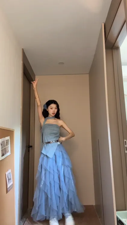 韩系甜美波点无袖抹胸背心女夏季设计感套装网纱高腰半身裙两件套