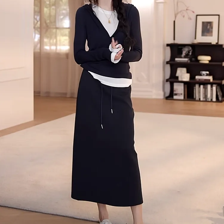 设计感假两件帽衫上衣+藏蓝色长裙抽绳休闲卫裙2025春时尚套装