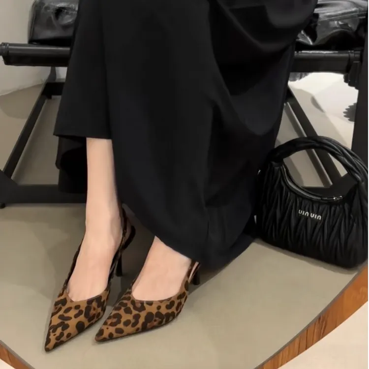 王小晓新品!法式尖头豹纹高跟鞋包头凉鞋绒面春夏新品单鞋仙女风