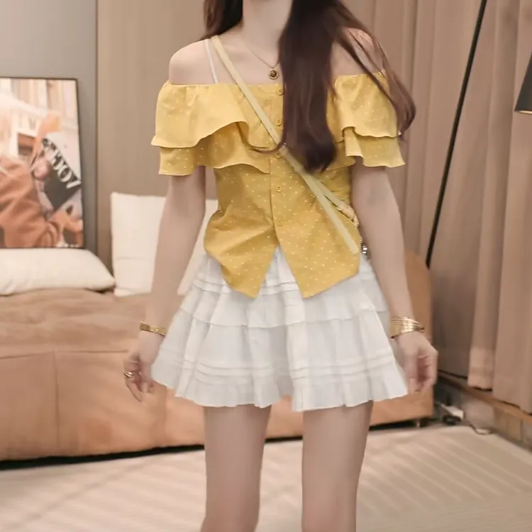 设计感时尚一字领荷叶边泡泡袖短款甜美衬衫2025夏季新款漂亮小衫