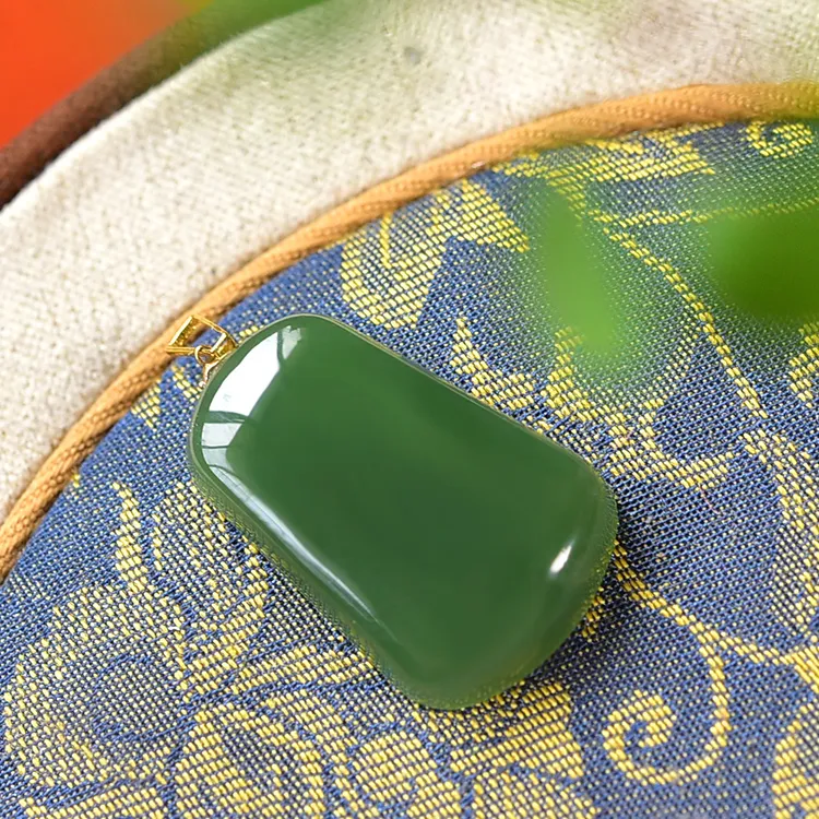 和田玉碧玉18k无事牌吊坠