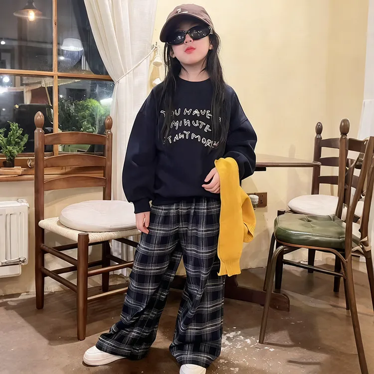 女童秋季套装2025新款儿童洋气披肩字母卫衣韩系大童格子裤两件套