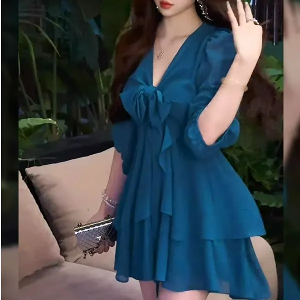 古早千金超显白孔雀蓝气质绑带蝴蝶结连衣裙度假法式名媛V领短裙