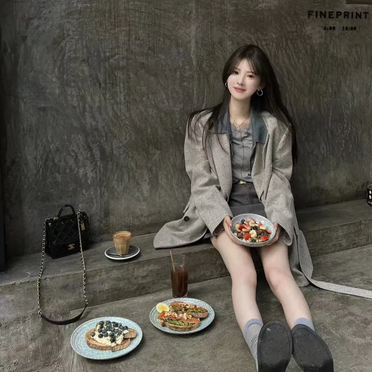 韩系小众卷边设计松弛感长袖T恤女春季薄款修身显瘦新款打底上衣