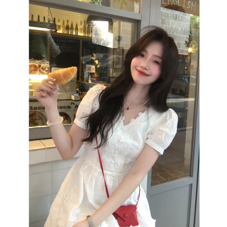 parkyeon法式V领白色镂空a字连衣裙感蕾丝花边泡泡袖短裙子