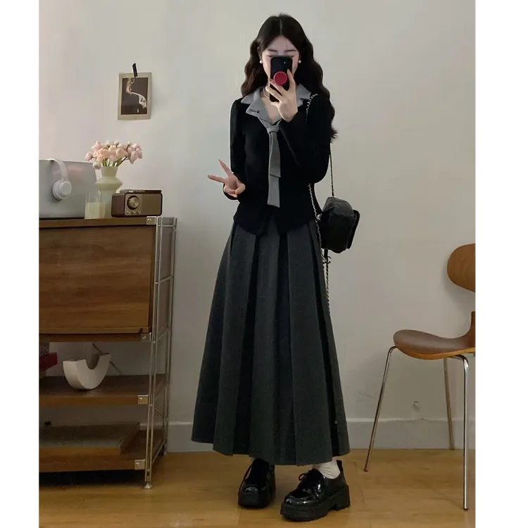 大码女装气质设计感胖mm假两件翻领刺绣上衣+百褶长裙两件套