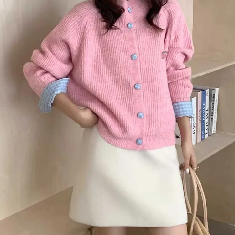 韩版减龄彩色纽扣草莓刺绣针织开衫女秋冬款圆领百搭毛衣外套上衣