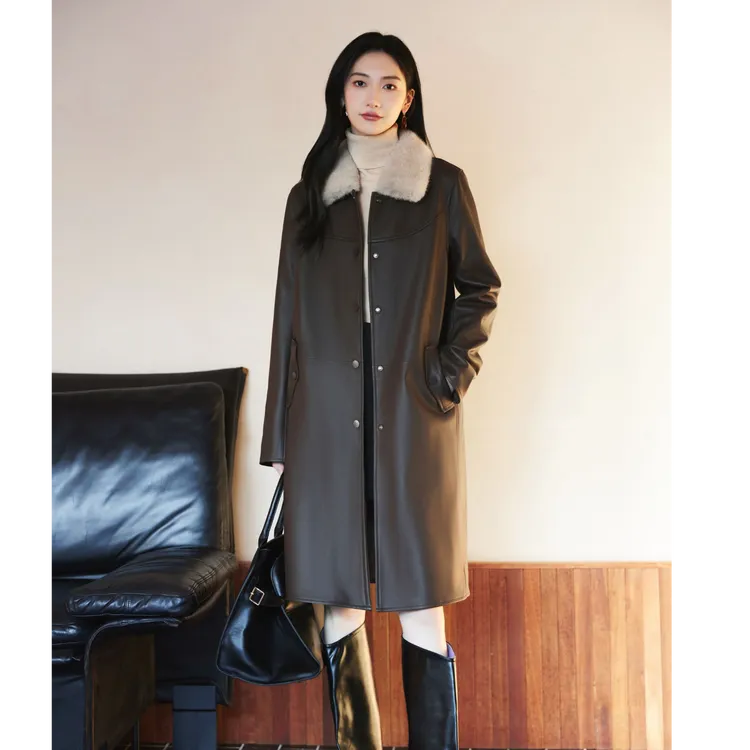 YINER音儿女装2025时尚翻领真皮皮衣中长款出游服装女8C65109146