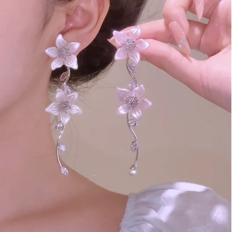 合金耳饰 甜美气质花朵水钻流苏耳环轻奢小众精致仙女百搭耳环女