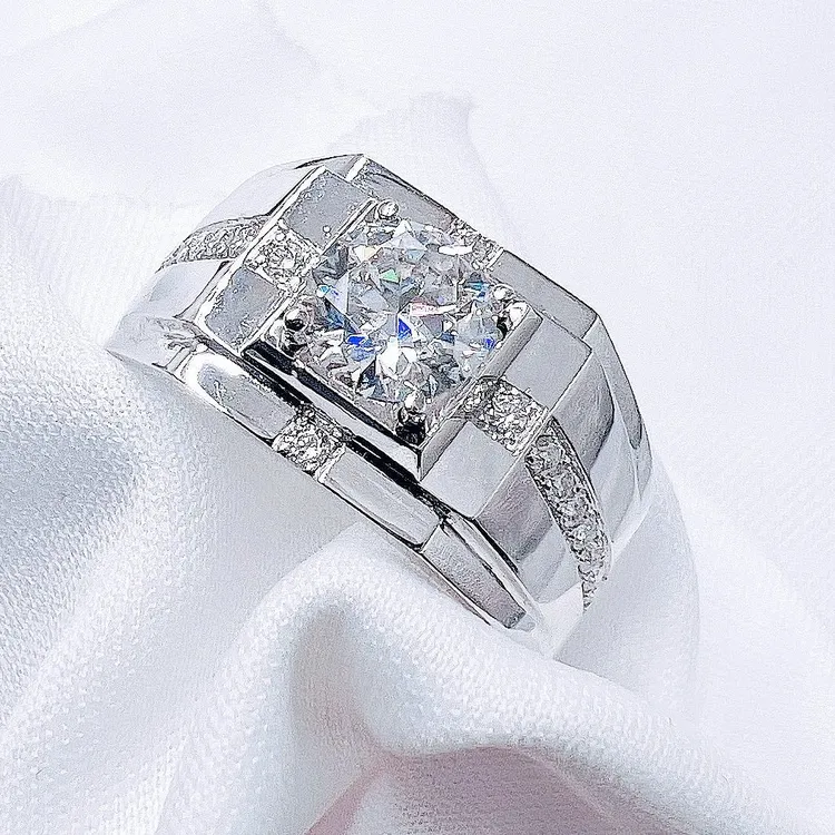 莫桑石铂金PT950镶嵌莫桑男戒抖音基地质检男生发货