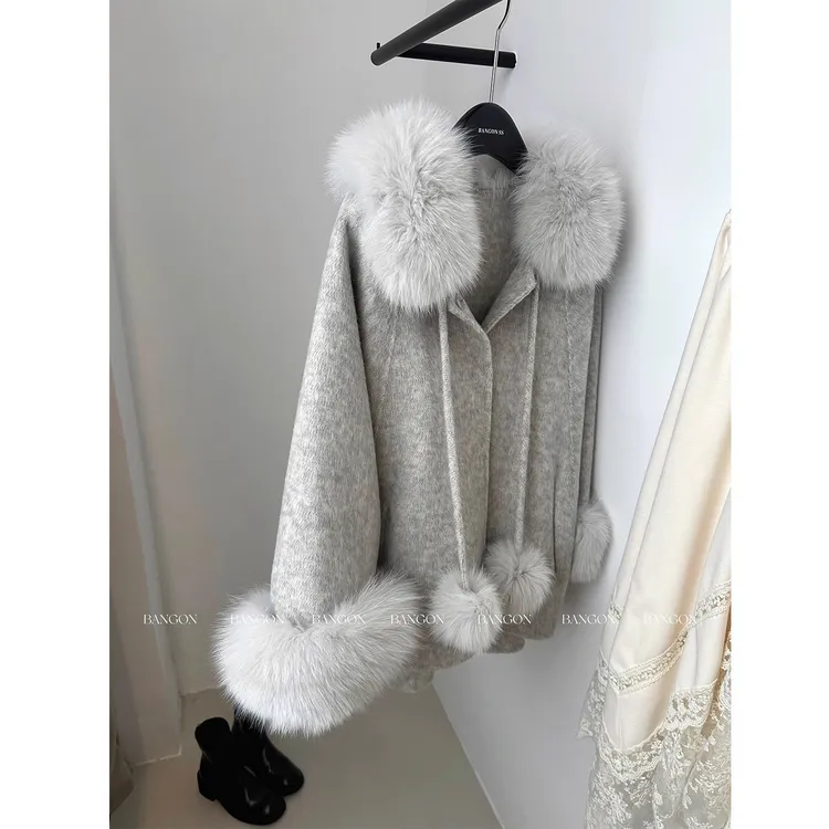 2025秋冬季新款休闲风设计感小众拼接斗篷大衣气质慵懒感外套大衣