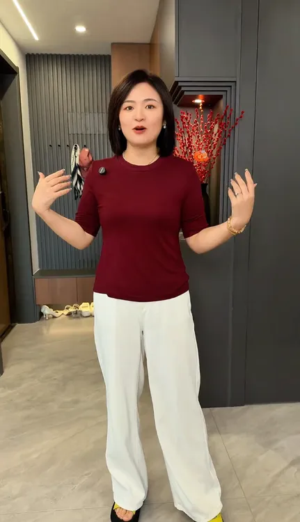 2025早秋新款纯色简约百搭圆领五分袖短袖t袖时尚休闲显瘦上衣女