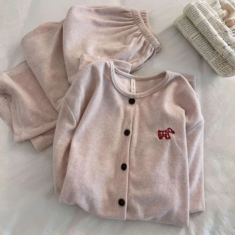 带胸垫德绒睡衣女秋冬季加厚保暖磨毛日系可爱小狗刺绣少女家居服