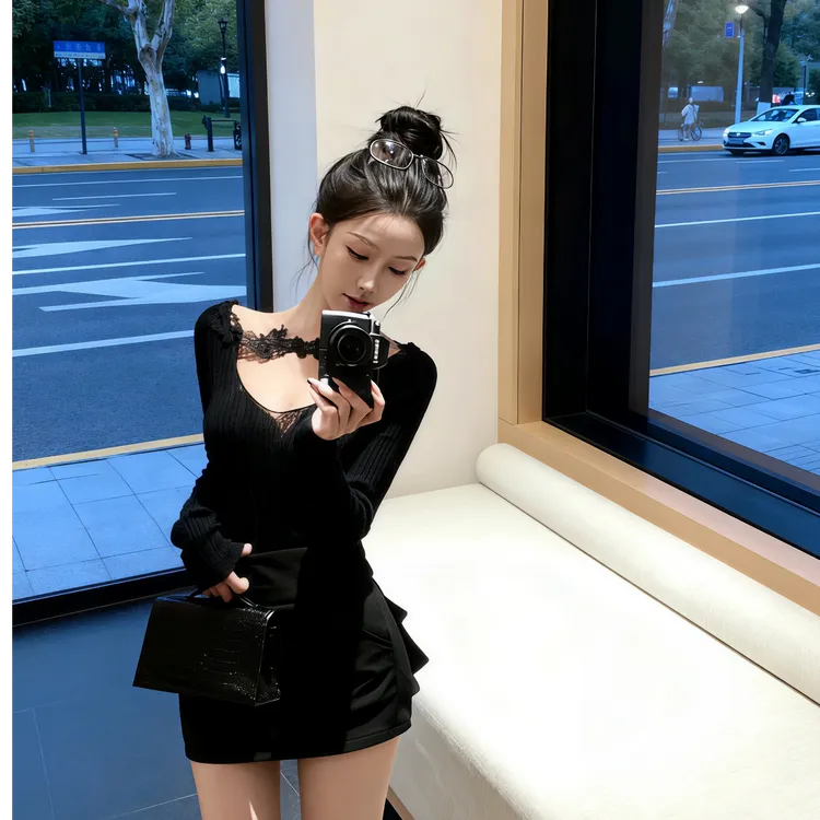 黑色性感长袖t恤女秋冬2025新款辣妹修身显瘦内搭上衣气质半身裙