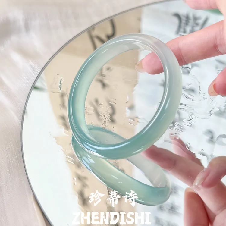半山半水玉髓手镯冰种渐变色正圈油青色手镯平替年轻气质女款玛瑙