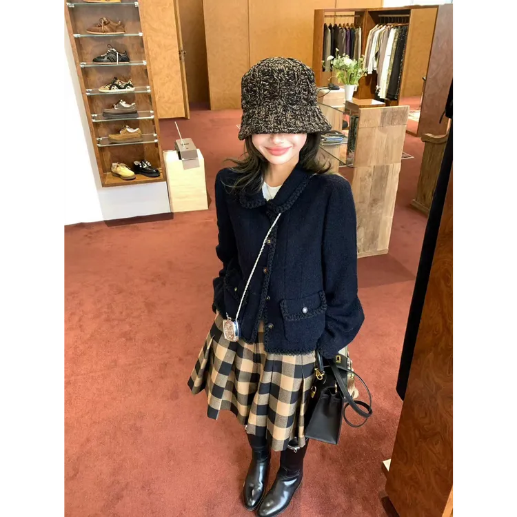 韩系气质女神2025春季新款小香风针织开衫外套配格纹短裙两件套装