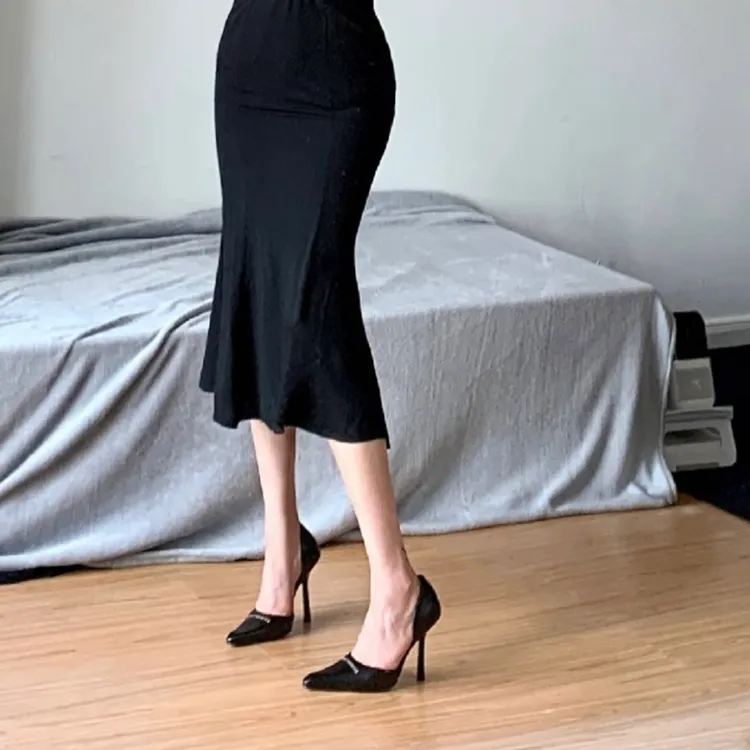 aw大王黑色2025新款百搭小方头高跟鞋女细跟中空气质性感包头单鞋