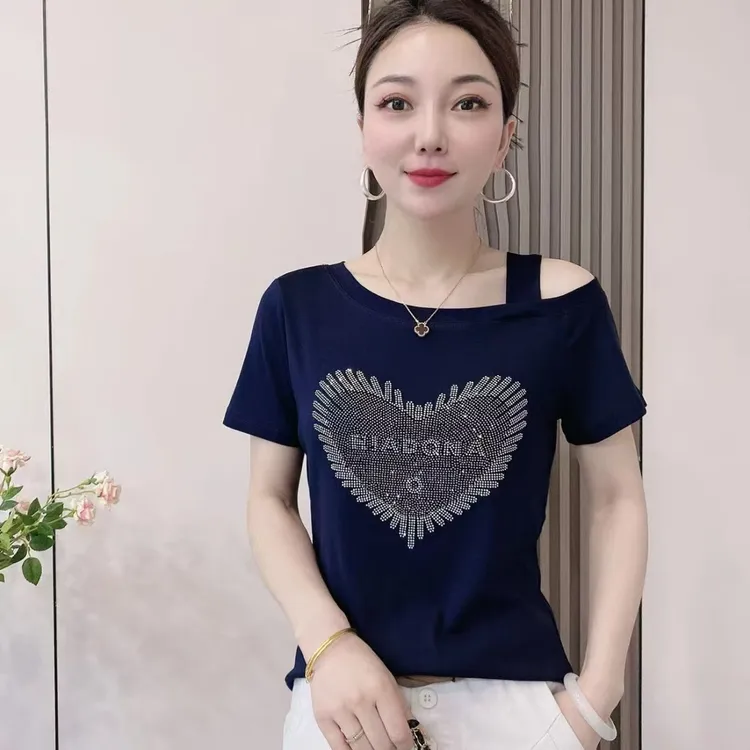 【韩紫朵 】2025网红款炸街洋气爱心漏肩拼接短袖86900