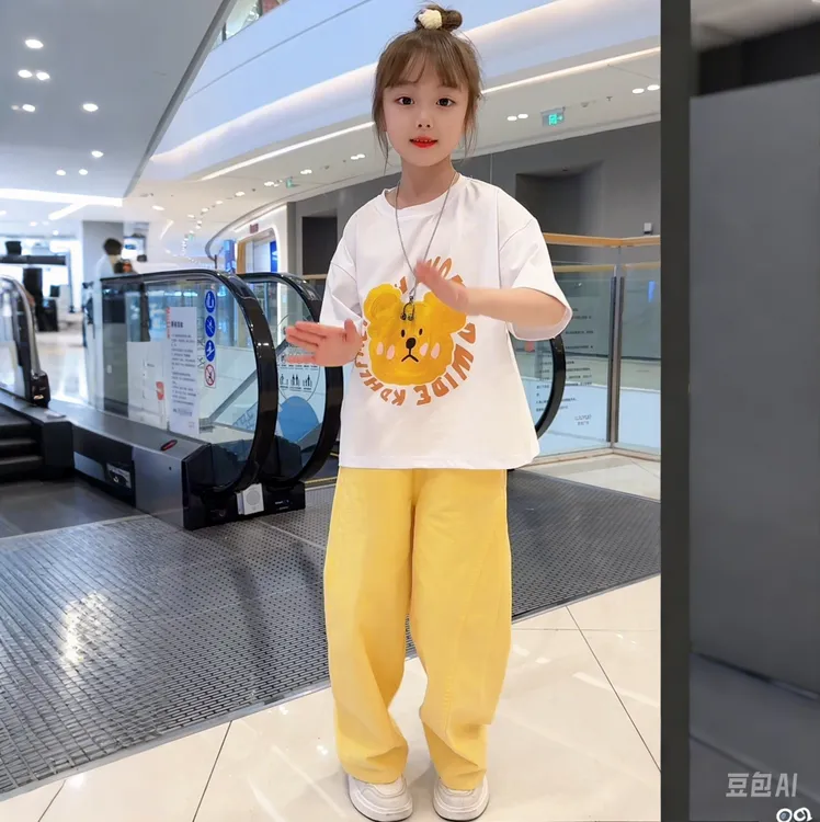 2025年新款爆款休闲夏季女童韩版夏装时尚小熊短袖中大童时尚套装